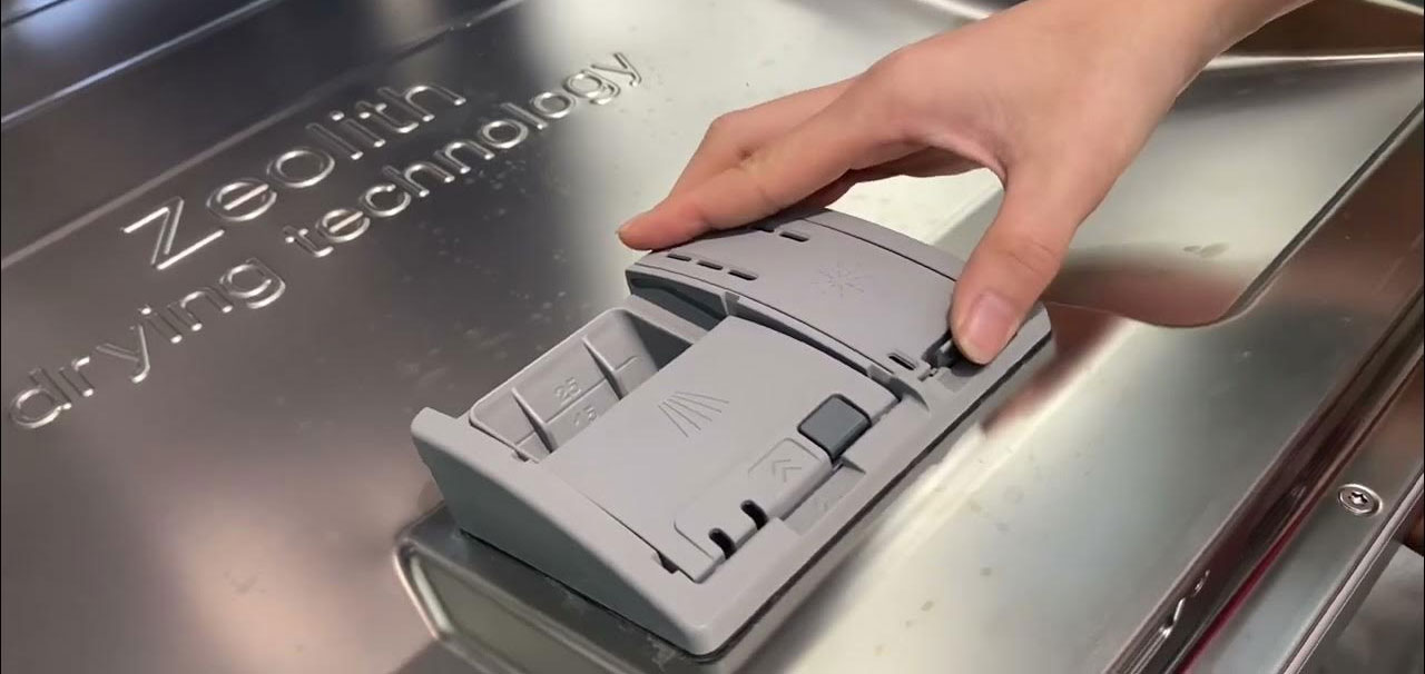 Khay chứa chất tẩy rửa Bosch mở hoàn toàn không bị vật cản Khay chứa chất tẩy rửa Bosch mở hoàn toàn không bị vật cản