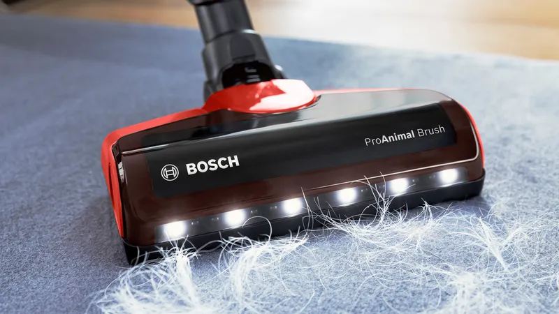 bàn chải có đèn LED giúp phát hiện bụi khuất trên máy hút bụi Bosch