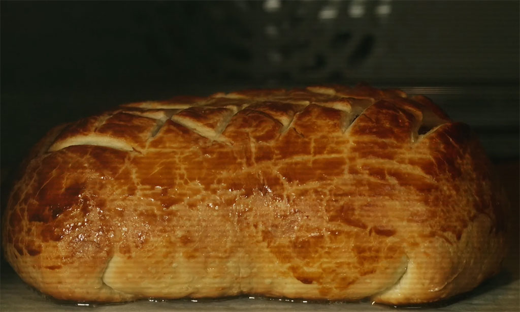 Lò nướng Bosch với khối Bò Wellington vàng giòn tỏa hương Lò nướng Bosch với khối Bò Wellington vàng giòn tỏa hương