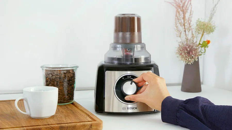 Núm điều khiển trực quan của máy Bosch MCM3501M dễ sử dụng