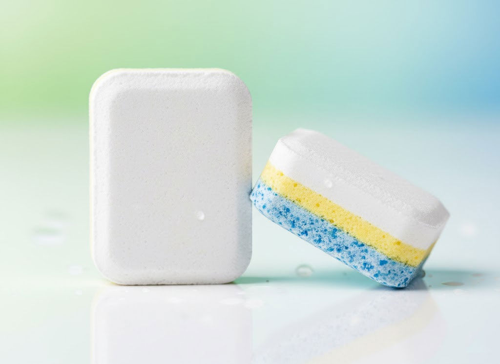 Cận cảnh viên rửa bát Largo All-in-one với thiết kế nhiều lớp chức năng tẩy rửa toàn diện Cận cảnh viên rửa bát Largo All-in-one với thiết kế nhiều lớp chức năng tẩy rửa toàn diện