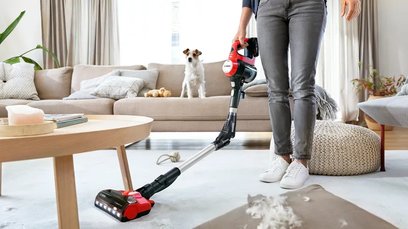 máy hút bụi Bosch có thể uốn cong 90 độ để vệ sinh gầm tủ máy hút bụi Bosch có thể uốn cong 90 độ để vệ sinh gầm tủ