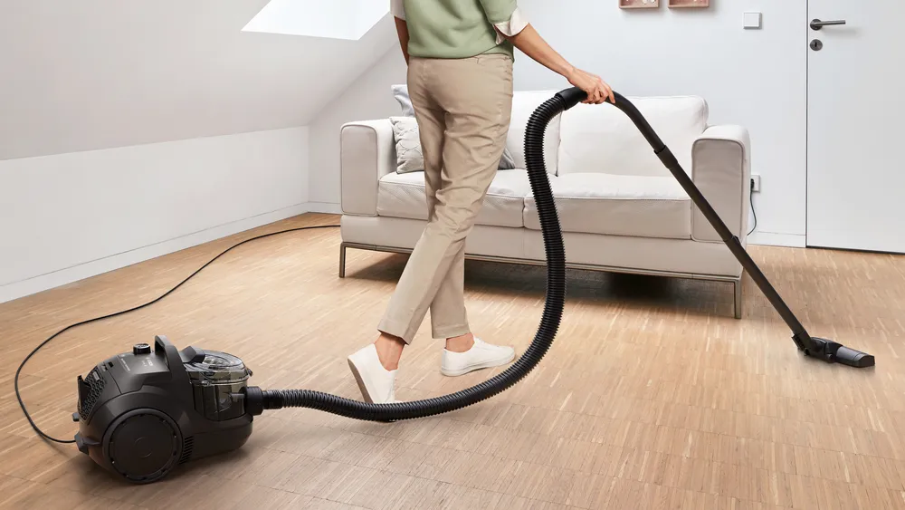 Dây điện dài 7m của máy hút bụi Bosch BGS21WX100 cho phạm vi hoạt động rộng